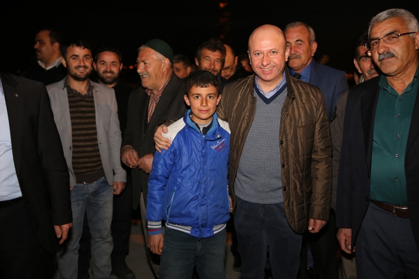 BAŞKAN ÇOLAKBAYRAKDAR, ORUÇ REİS’E KENTSEL DÖNÜŞÜMÜ ANLATTI