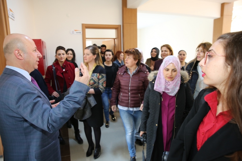 ÇOLAKBAYRAKDAR ÇİFTİNDEN KADINLARA BÜYÜK JEST