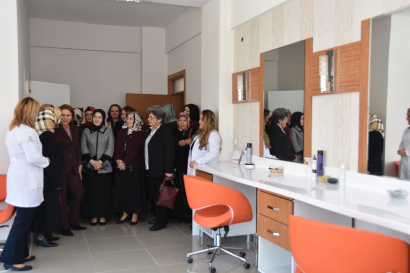 ÇOLAKBAYRAKDAR ÇİFTİNDEN KADINLARA BÜYÜK JEST