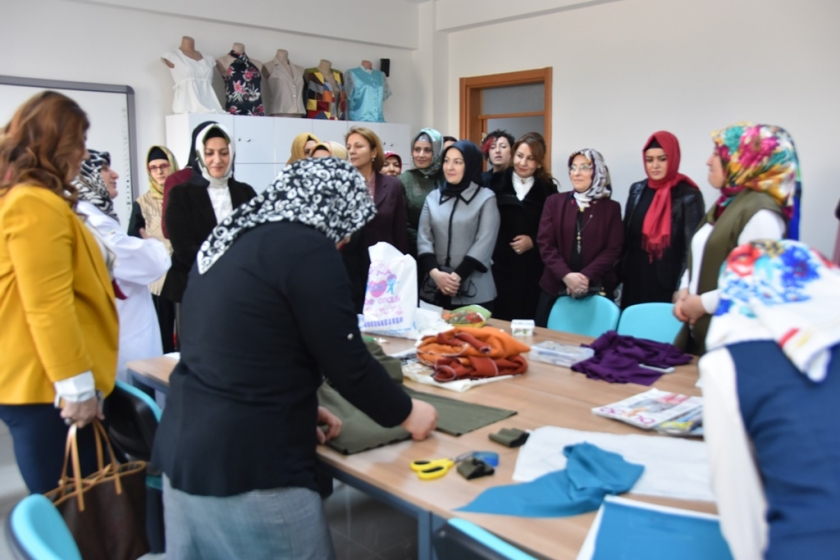 ÇOLAKBAYRAKDAR ÇİFTİNDEN KADINLARA BÜYÜK JEST