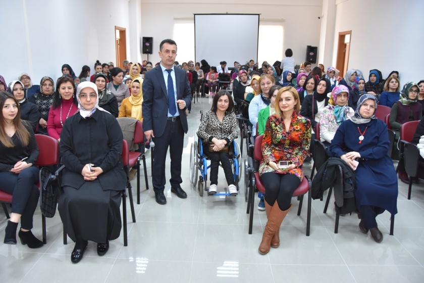 KOCASİNAN’DA EĞİTİMLE AİLE BAĞLARI PEKİŞTİRİLİYOR