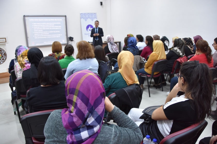 KOCASİNAN’DA EĞİTİMLE AİLE BAĞLARI PEKİŞTİRİLİYOR