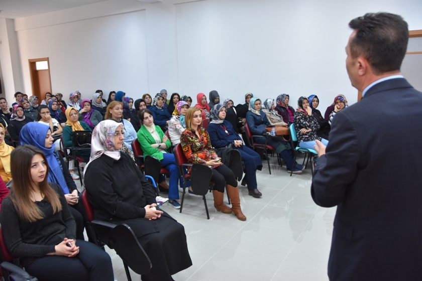 KOCASİNAN’DA EĞİTİMLE AİLE BAĞLARI PEKİŞTİRİLİYOR