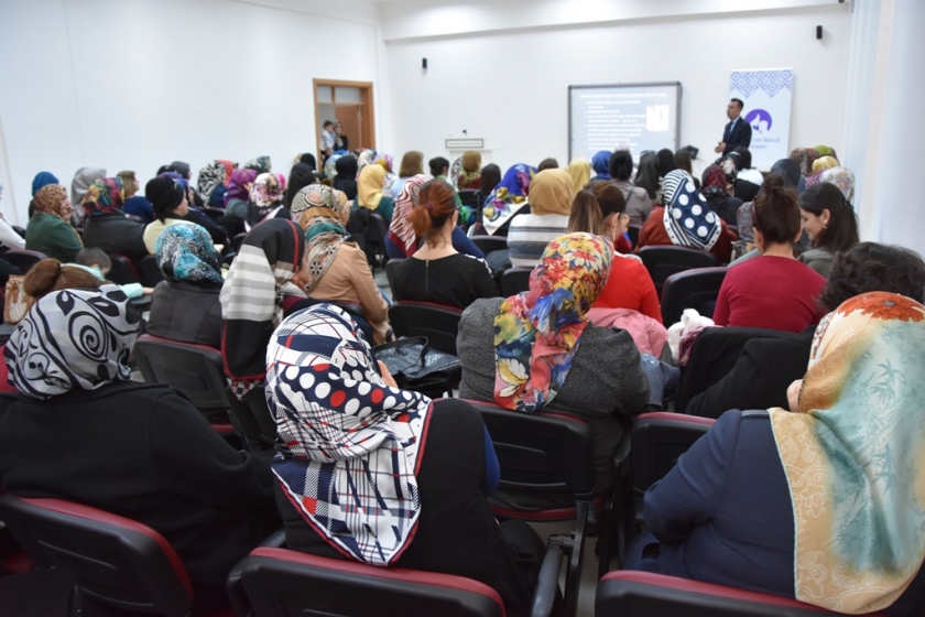 KOCASİNAN’DA EĞİTİMLE AİLE BAĞLARI PEKİŞTİRİLİYOR