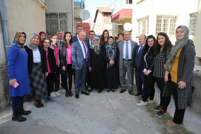 ÖĞRENCİLERİN VEFA ÖRNEĞİNE KOCASİNAN’DAN BÜYÜK DESTEK