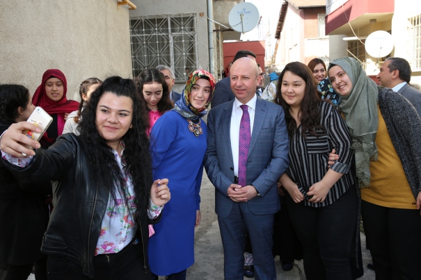 ÖĞRENCİLERİN VEFA ÖRNEĞİNE KOCASİNAN’DAN BÜYÜK DESTEK