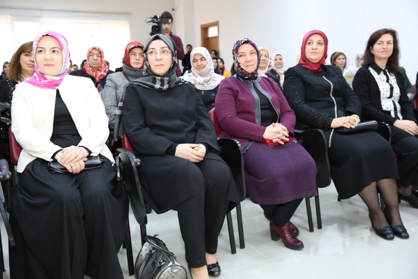 PROTOKOL EŞLERİNDEN KOCASİNAN AKADEMİYE TAM NOT