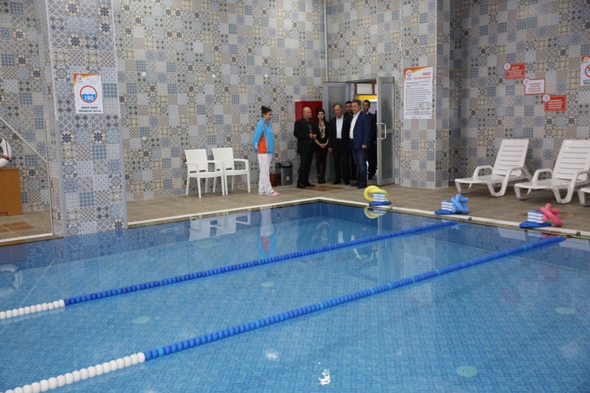 PROTOKOL EŞLERİNDEN KOCASİNAN AKADEMİYE TAM NOT