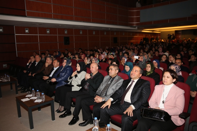 KOCASİNAN AKADEMİ TİYATRO KULÜBÜ PERDELERİNİ AÇTI