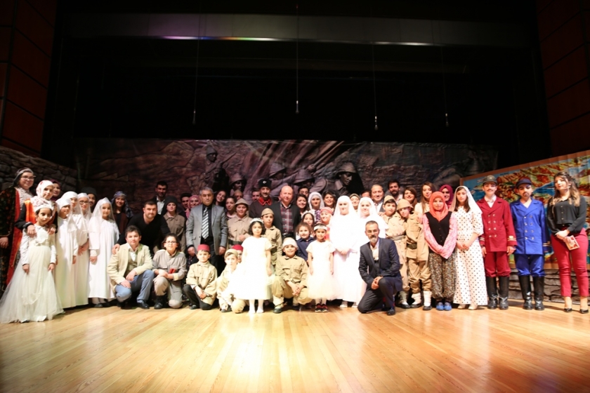 KOCASİNAN AKADEMİ TİYATRO KULÜBÜ PERDELERİNİ AÇTI