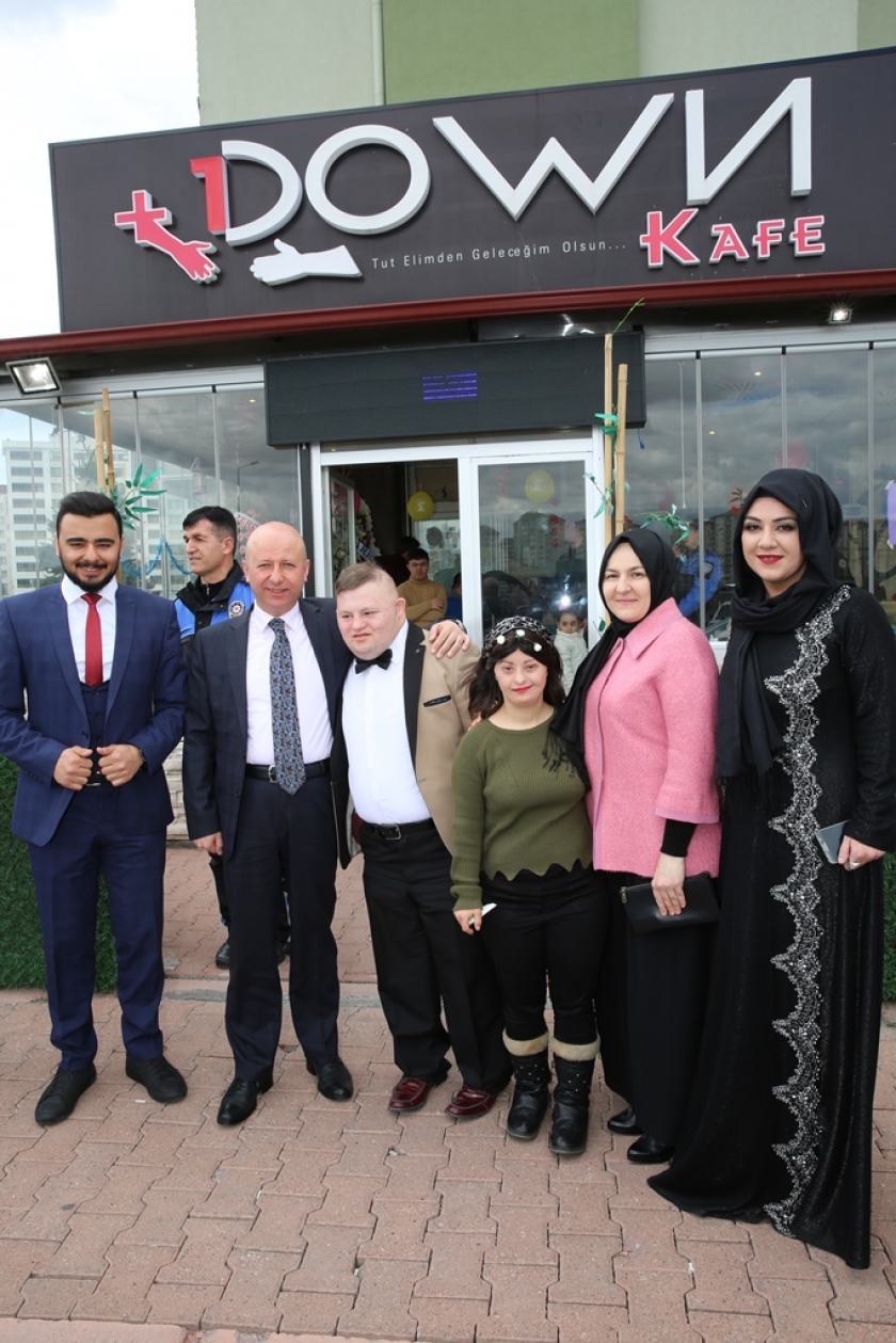 ÇOLAKBAYRAKDAR, “DOWN SENDROMLULARIN HER ZAMAN FARKINDA VE DAİMA YANINDAYIZ”