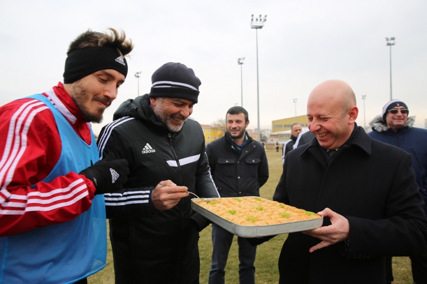 BAŞKAN ÇOLAKBAYRAKDAR’DAN KAYSERİSPOR’A HEP DESTEK TAM DESTEK