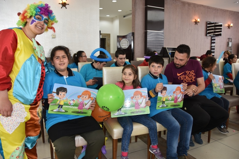 KOCASİNANDA ÇOCUK OLMAK BİR BAŞKA GÜZEL