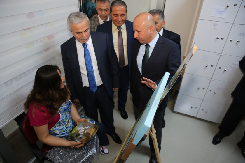ÇOLAKBAYRAKDAR, VALİ KAMÇI’YA KOCASİNAN AKADEMİYİ TANITTI