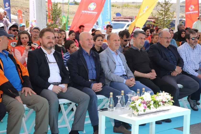 KOCASİNAN BELEDİYESİ, MAVİYLE YEŞİLİ BULUŞTURUYOR