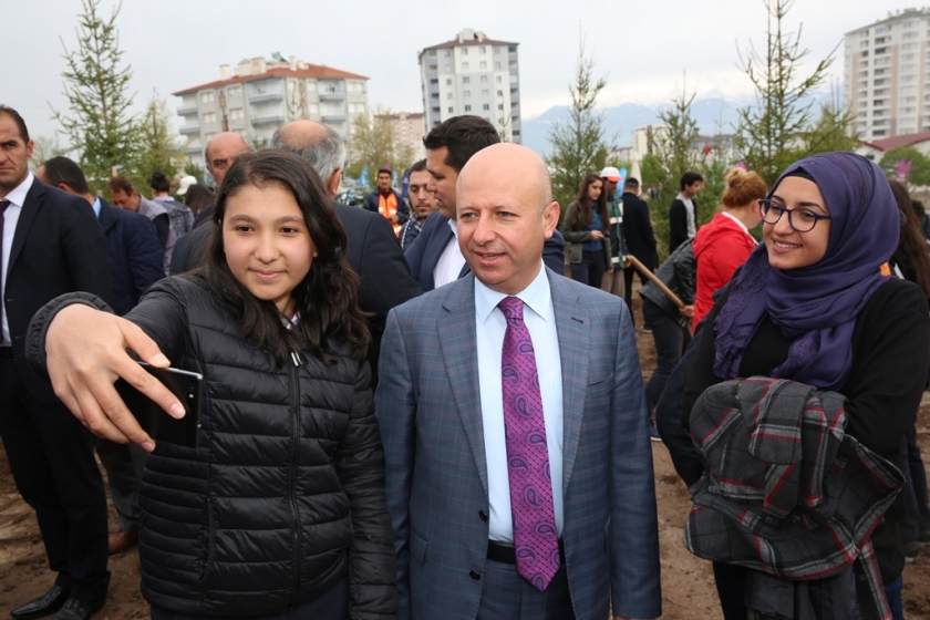 KOCASİNAN’DA AĞAÇLANDIRMA REKORA YÜRÜYOR