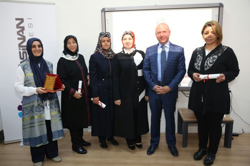 KOCASİNAN AKADEMİ İLK MEZUNLARINI VERDİ