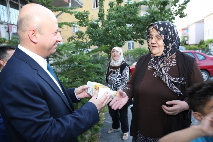KOCASİNAN’DA ASKIDA İFTARLIK YÜZLERİ GÜLDÜRÜYOR