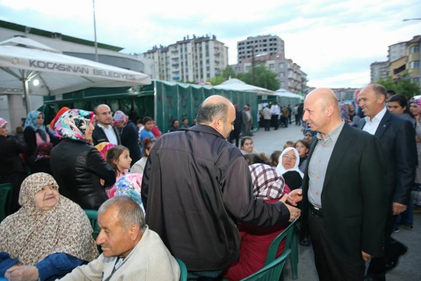 BAŞKAN ÇOLAKBAYRAKDAR İFTARI ZİYA GÖKALP SAKİNLERİYLE AÇTI