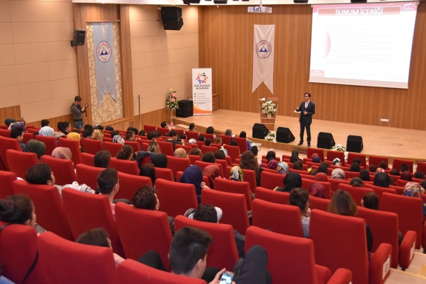 KOCASİNAN AKADEMİ, İMAM VE MÜEZZİN ADAYLARINA NEFES ALMA TEKNİKLERİNİ ANLATTI