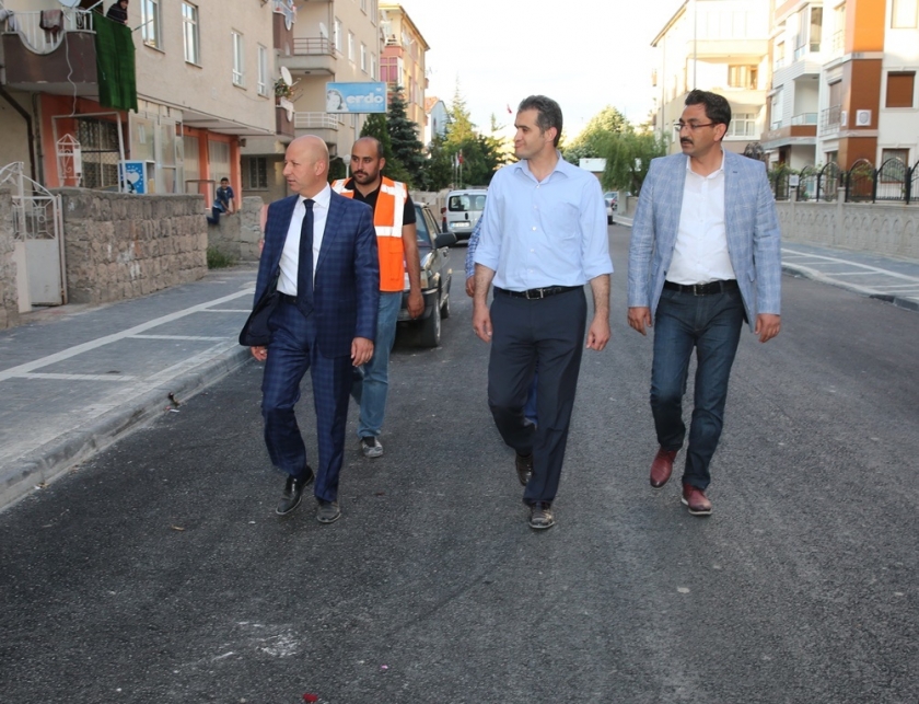 FEVZİ ÇAKMAK MAHALLESİ’NDE CADDE VE KALDIRIMLAR YENİLENİYOR
