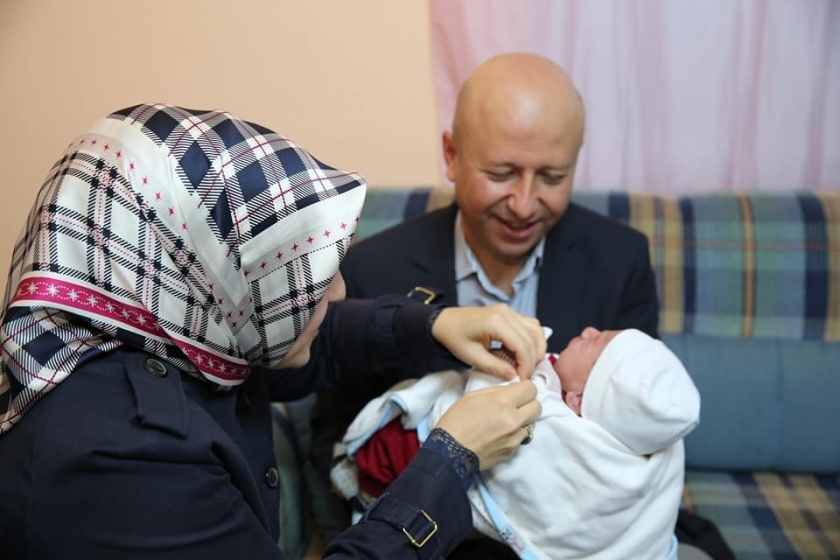 ÇOLAKBAYRAKDAR ÇİFTİ İFTARI ŞEHİT AİLESİYLE AÇTI