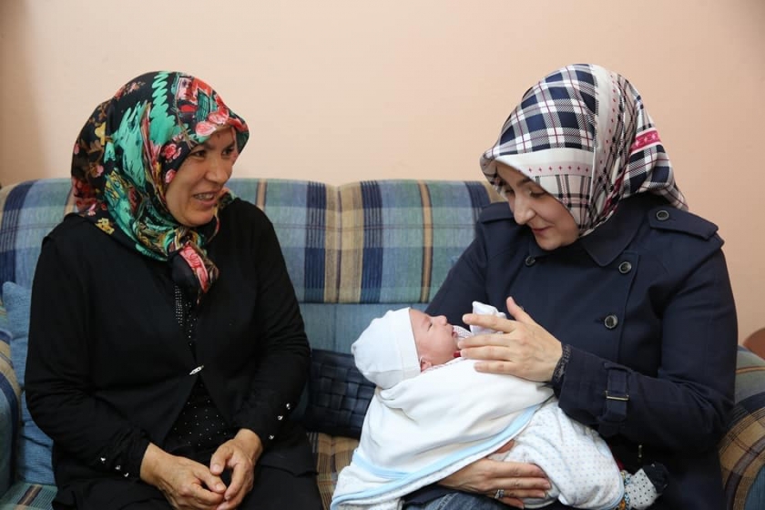 ÇOLAKBAYRAKDAR ÇİFTİ İFTARI ŞEHİT AİLESİYLE AÇTI