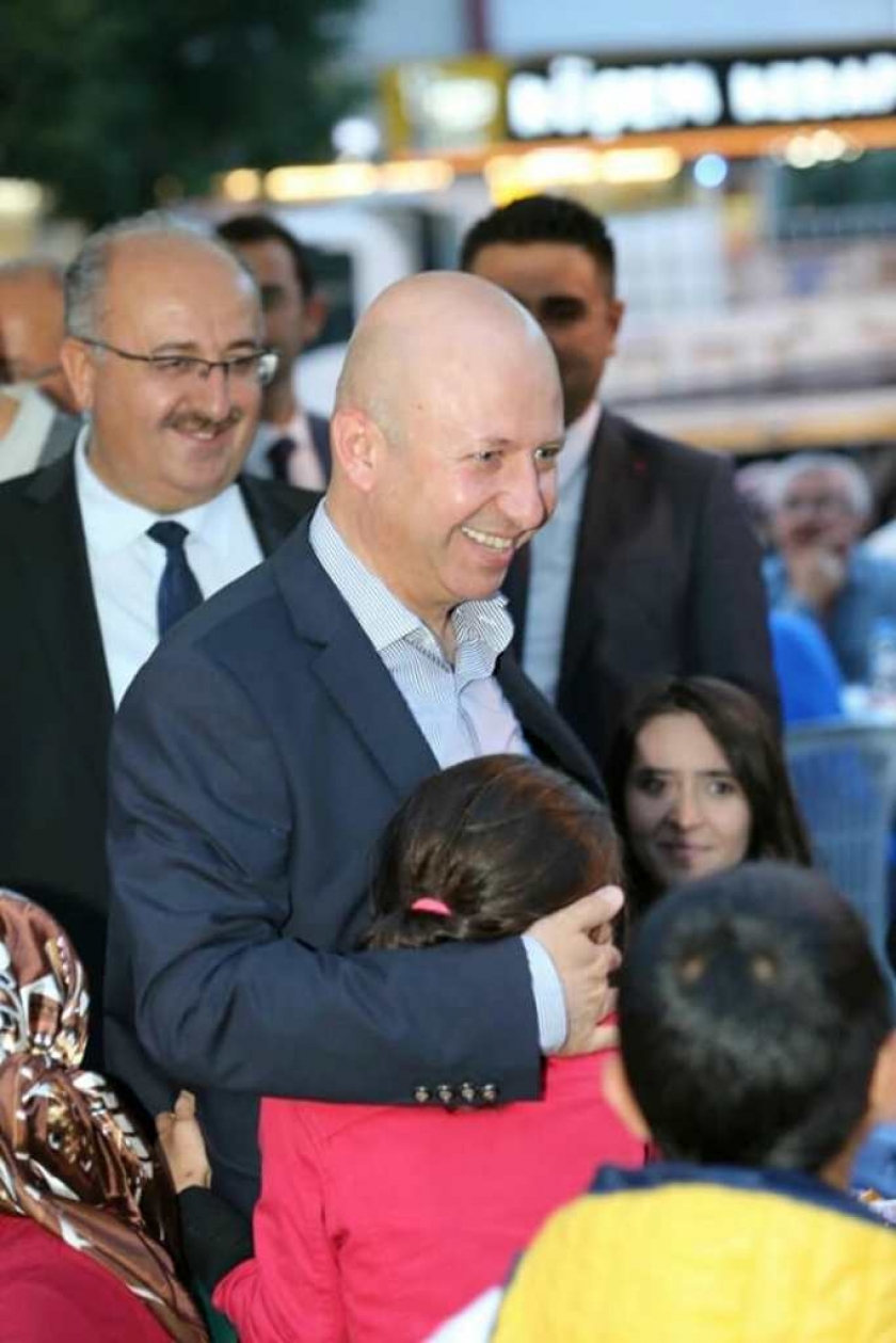 KOCASİNAN’DA HER ŞEY; BAYRAMDA YÜZLER GÜLSÜN DİYE