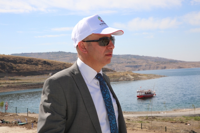 ERÜ’LÜ GENÇLERDEN BAŞKAN ÇOLAKBAYRAKDAR’A BAYRAM SÜPRİZİ