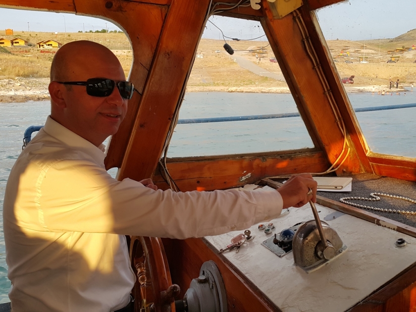 ERÜ’LÜ GENÇLERDEN BAŞKAN ÇOLAKBAYRAKDAR’A BAYRAM SÜPRİZİ