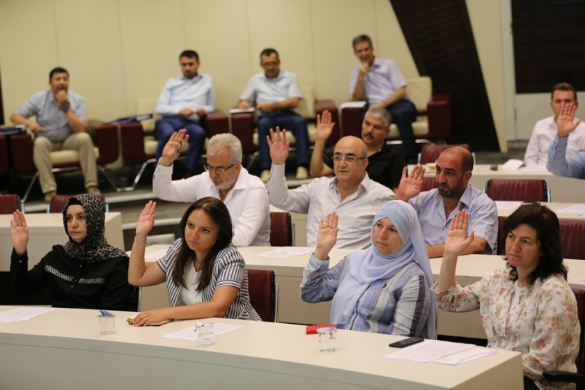 BAŞKAN ÇOLAKBAYRAKDAR, KOCASİNAN MECLİSİ’NDE KENTSEL DÖNÜŞÜMÜ ANLATTI
