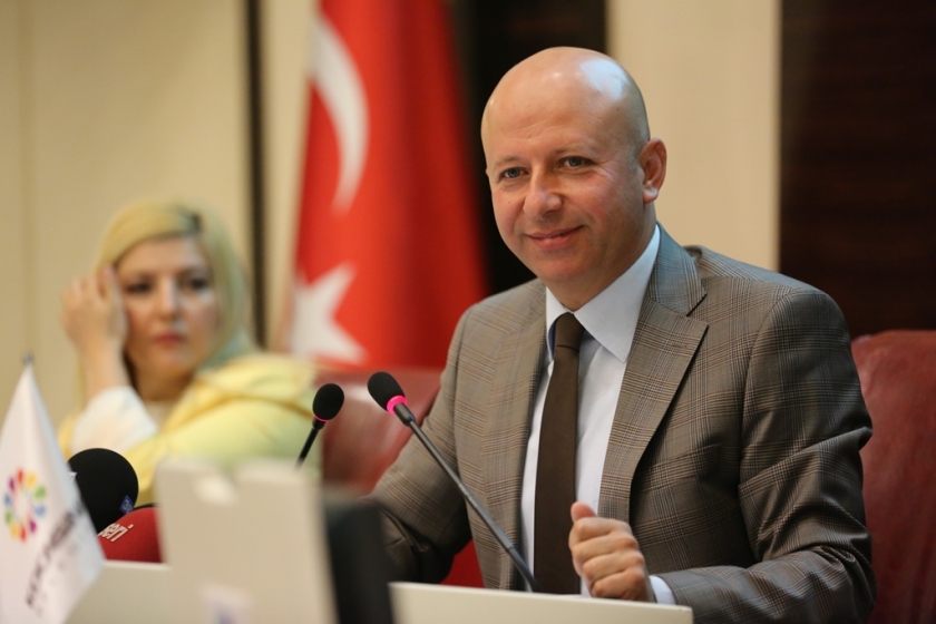 BAŞKAN ÇOLAKBAYRAKDAR, KOCASİNAN MECLİSİ’NDE KENTSEL DÖNÜŞÜMÜ ANLATTI