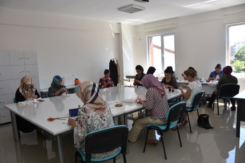 KOCASİNAN AKADEMİ YAZ KURSLARINA BÜYÜK İLGİ