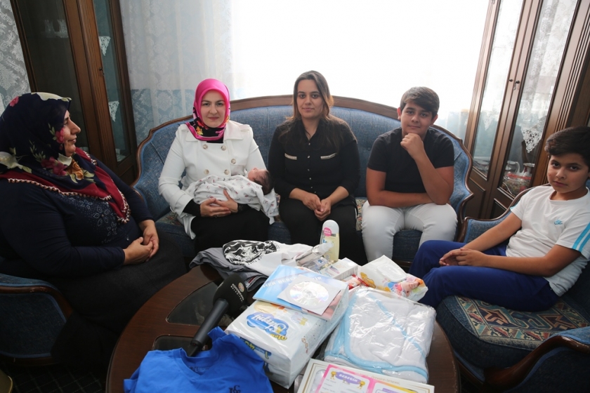 FATMA ÇOLAKBAYRAKDAR’DAN “HOŞ GELDİN BEBEK” ZİYARETİ