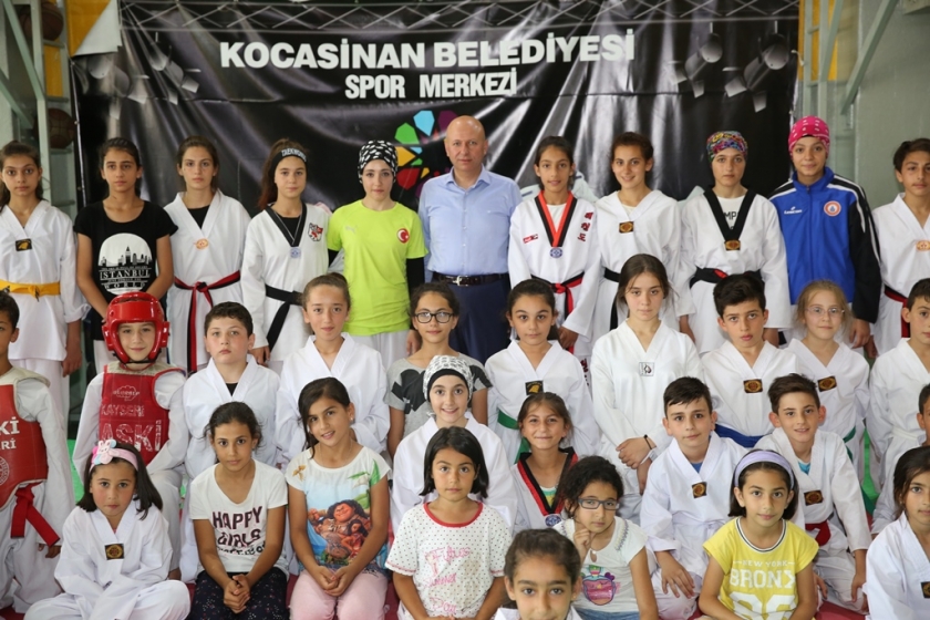KOCASİNAN’LI ÇOCUKLAR YAZ KURSLARIYLA EĞLENİRKEN ÖĞRENİYORLAR