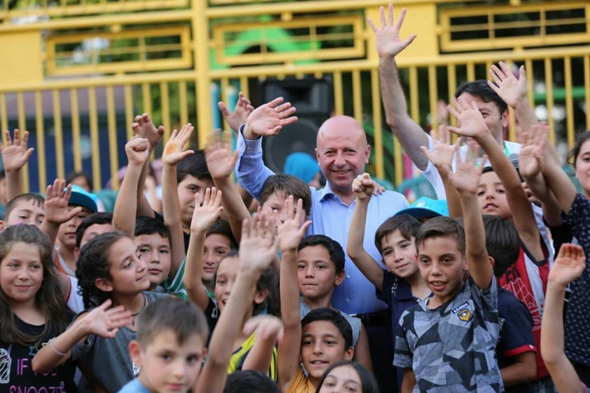 KOCASİNAN’LI ÇOCUKLAR, BAŞKAN ÇOLAKBAYRAKDAR İLE ŞENLENDİ