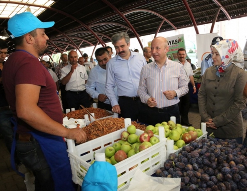 KOCASİNAN’DA YÜZDE 100 ORGANİK PAZAR AÇILDI