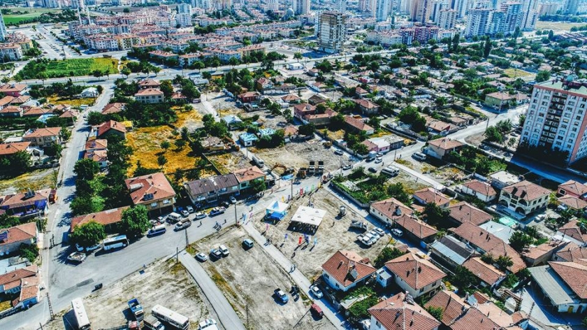 YENİ KOCASİNAN İÇİN YUNUS EMREDE GÜLE OYNAYA YIKIM TÖRENİ