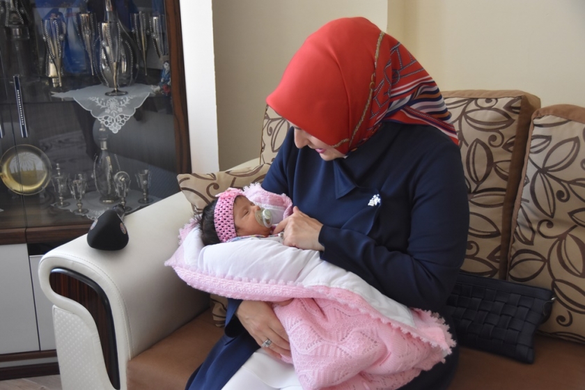 FATMA ÇOLAKBAYRAKDAR, KOCASİNAN’LI GÖNÜLLERİ FETHEDİYOR