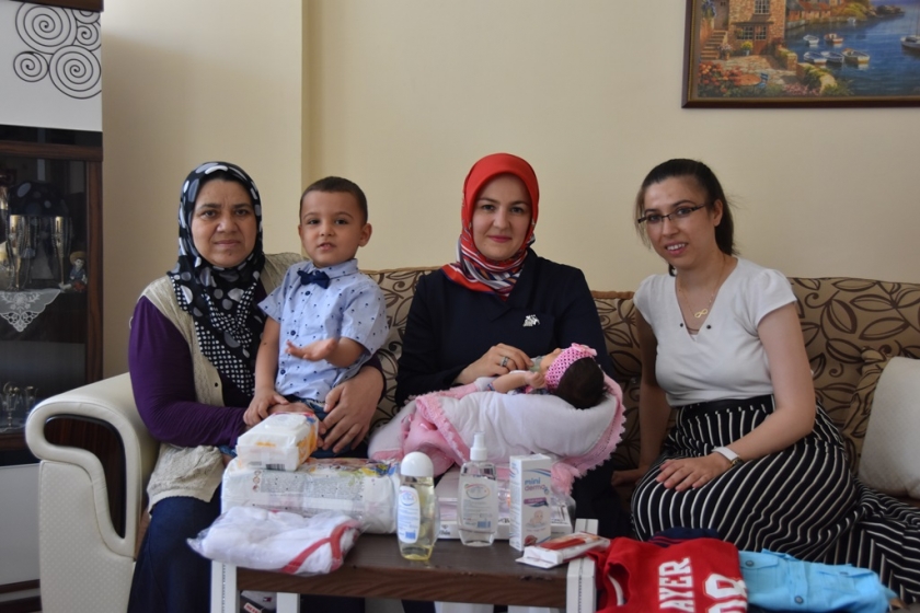 FATMA ÇOLAKBAYRAKDAR, KOCASİNAN’LI GÖNÜLLERİ FETHEDİYOR