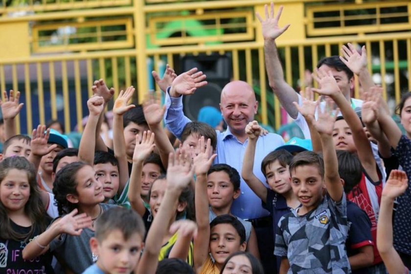 KOCASİNAN’IN SOKAK OYUNLARI ŞENLİĞİ ERKİLETLİ ÇOCUKLARI MUTLU ETTİ