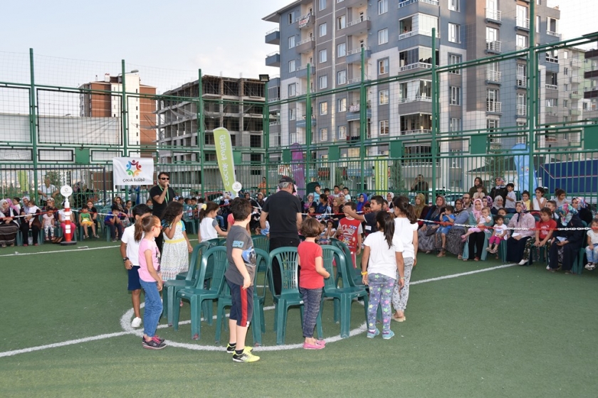 KOCASİNAN’IN SOKAK OYUNLARI ŞENLİĞİ ERKİLETLİ ÇOCUKLARI MUTLU ETTİ