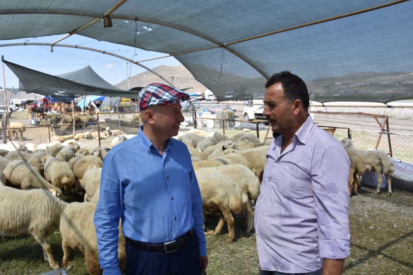 BAŞKAN ÇOLAKBAYRAKDAR, KURBAN KESİM YERLERİNDE