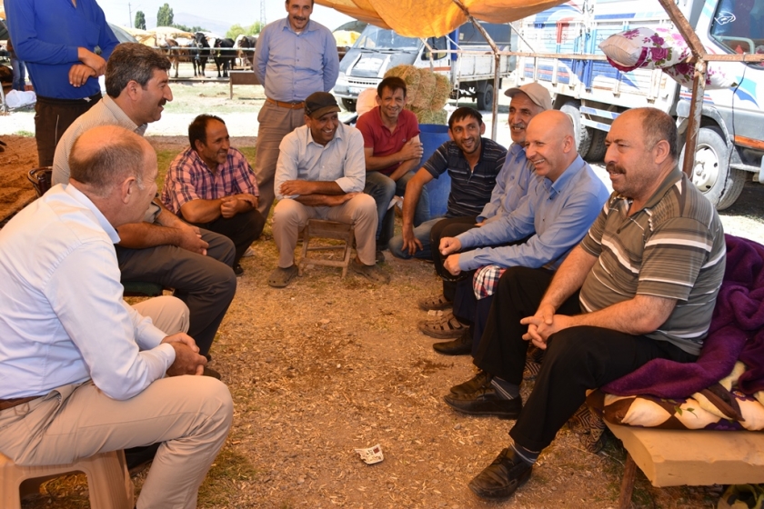 BAŞKAN ÇOLAKBAYRAKDAR, KURBAN KESİM YERLERİNDE