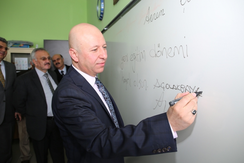 BAŞKAN ÇOLAKBAYRAKDAR, “EĞİTİM VE EĞİTİMCİNİN HER ZAMAN YANINDAYIZ”