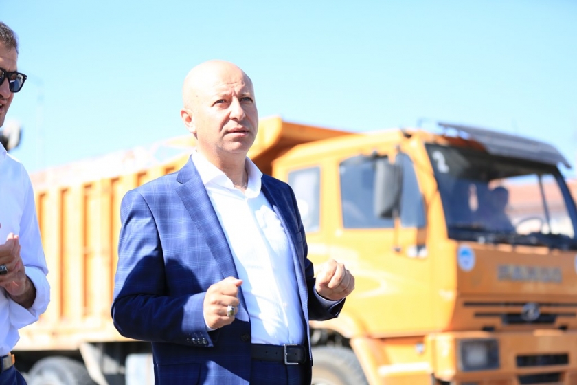 ZİYA GÖKALP’TE YOLLAR YENİLENİYOR