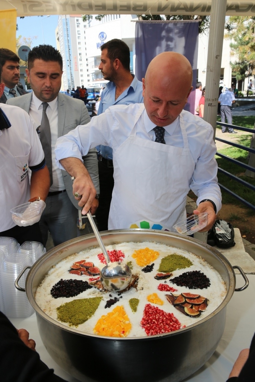 KOCASİNAN’DA AŞURE BEREKETİ