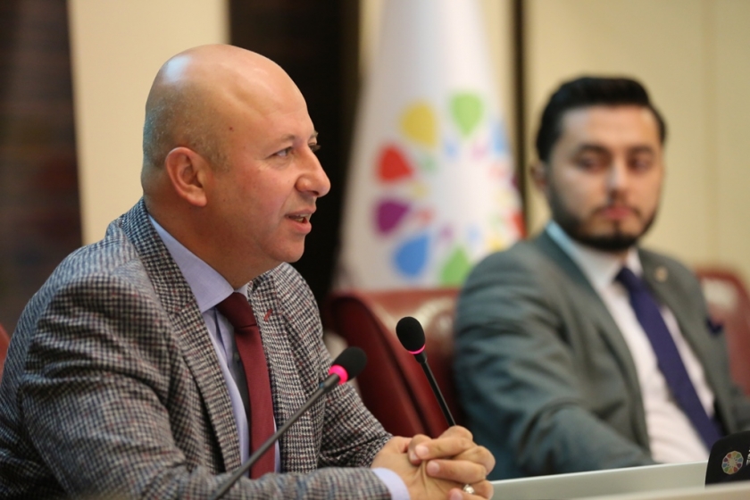 BAŞKAN ÇOLAKBAYRAKDAR, “ŞEHRİMİZE GÜZEL BİR GENÇLİK MERKEZİ KAZANDIRACAĞIZ”