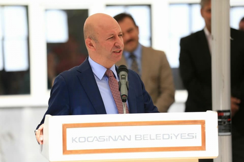 BAŞKAN ÇOLAKBAYRAKDAR ÖĞRENCİLERE AŞURE DAĞITTI