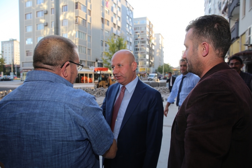 BAŞKAN ÇOLAKBAYRAKDAR, SERÇEÖNÜ MAHALLESİ’NDE ÇALIŞMALARI İNCELEDİ